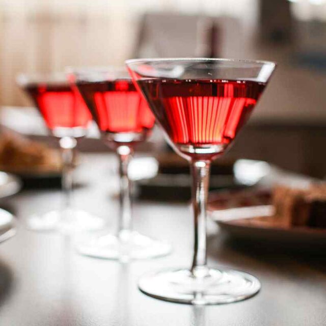 https://khatimdentalcenter.com/wp-content/uploads/2020/01/dine-and-wine-640x640.jpg